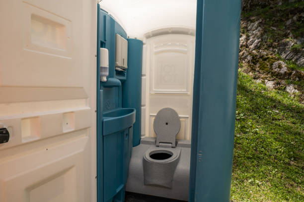 Best Portable restroom trailer rental  in Byron, MN
